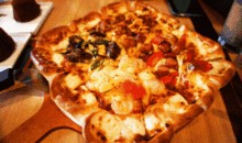 必胜客最新爆料事件视频,视频揭露惊人内幕，行业潜规则曝光！