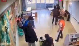 石家庄爆料小孩打人视频,监控视频揭露小孩打人瞬间