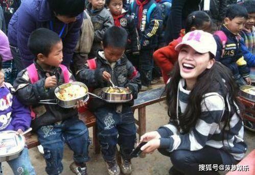 到处逛的娱乐圈吃瓜人,跟随潮流,畅游八卦海洋