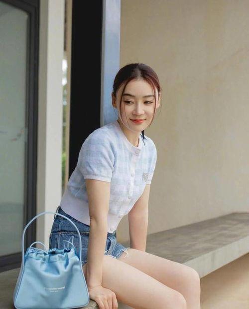 到处逛的娱乐圈吃瓜人,跟随潮流,畅游八卦海洋