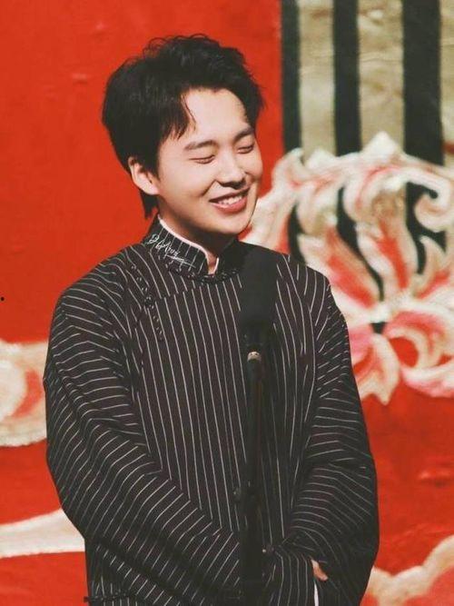 娱乐圈吃瓜爆料博主迪丽热巴,娱乐圈吃瓜爆料背后的真相揭秘