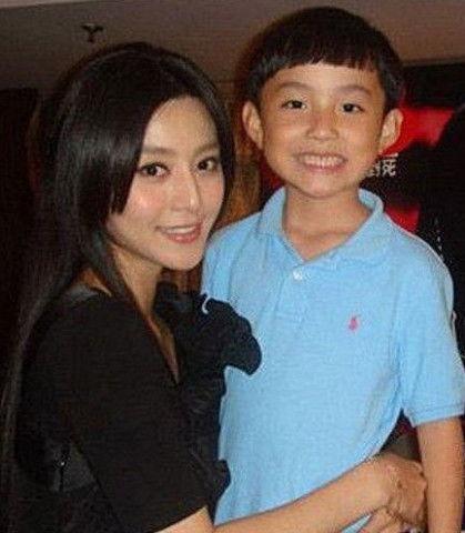 范丞丞娱乐吃瓜是真的吗,真相揭秘还是无端猜测？